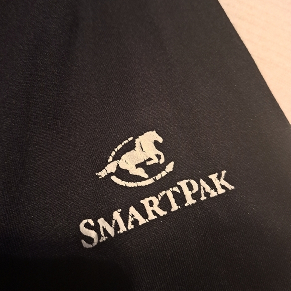 Under Armour women's Medium black semi fitted long sleeve shirt logo on sleeve - Picture 2 of 4